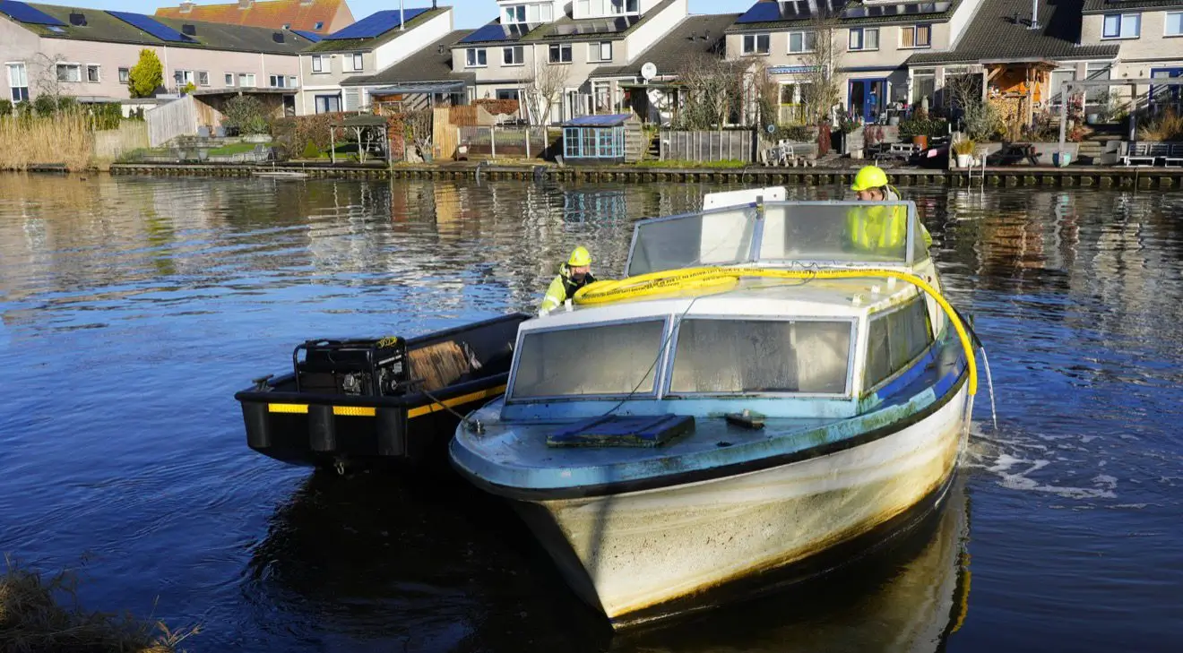 Wrakbootjes opruimactie Gederse Diep